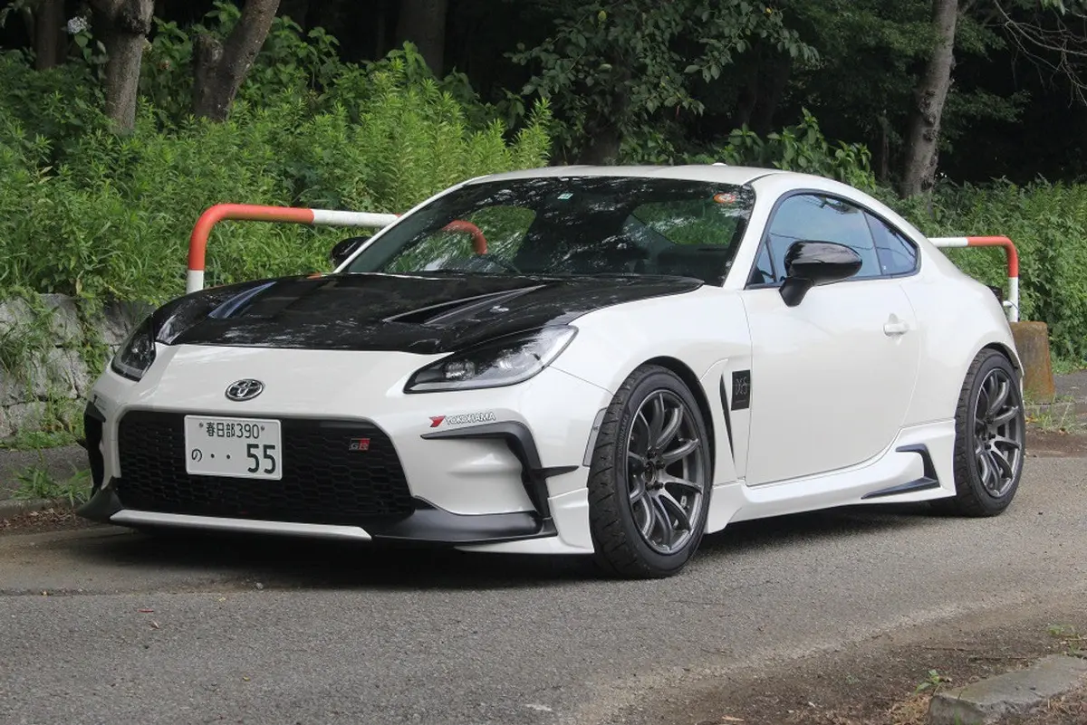 Kazama Toyota Gr86/Zn8 2022-2023 Brz Bonnet (Carbon) 1