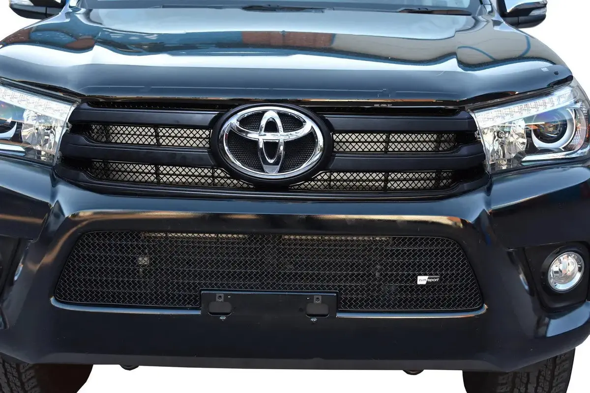 Zunsport Toyota Hilux (An120 / An130) - Front Grille Set 1