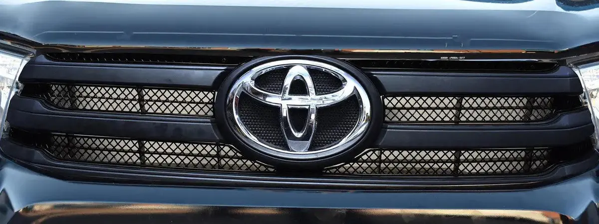 Zunsport Toyota Hilux (An120 / An130) - Upper Grille Set 1