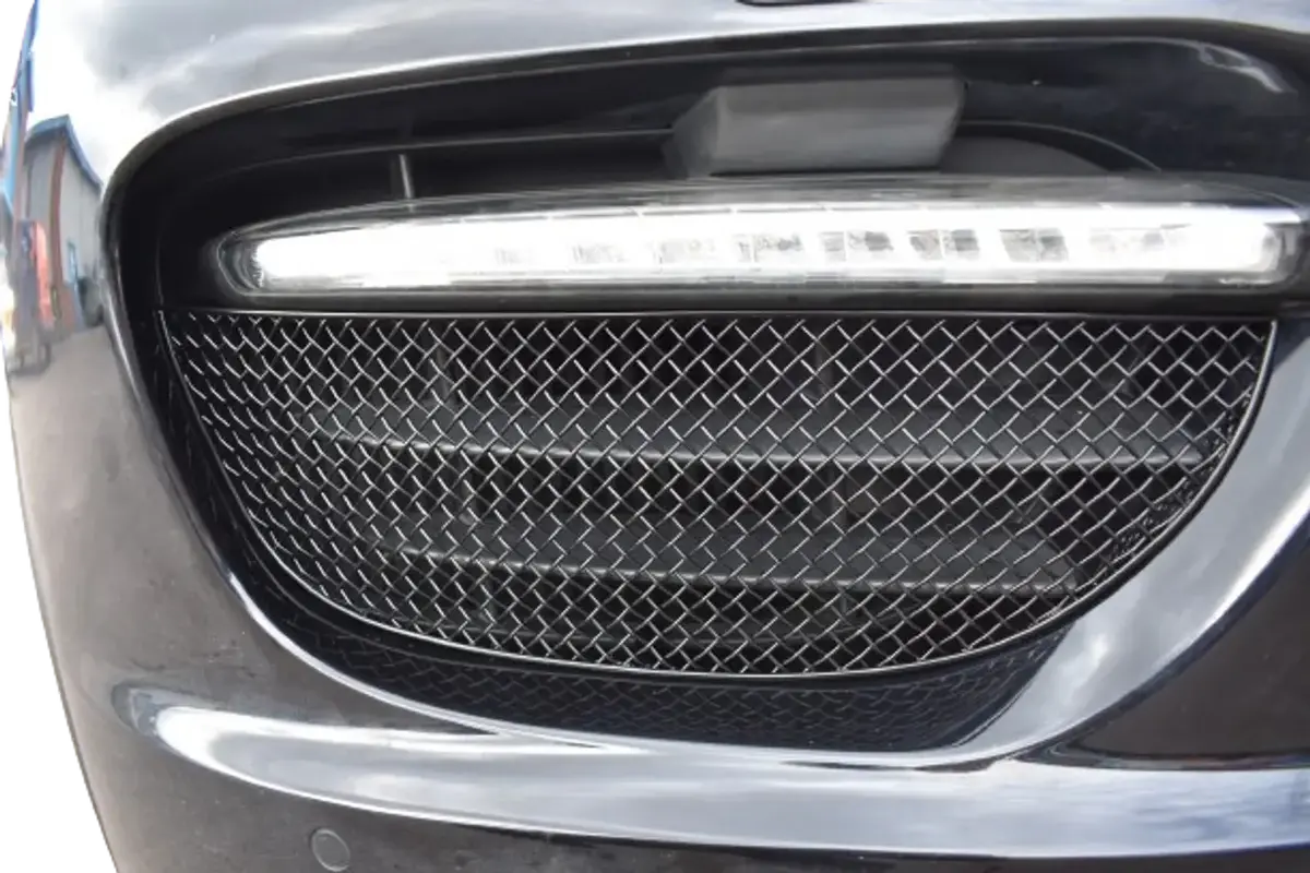 Zunsport Porsche Cayenne Turbo Pre-Facelift - Outer Grille Set 1