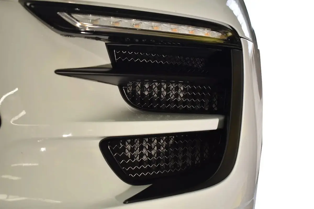 Zunsport Porsche Macan Gts - Outer Grille Set 1