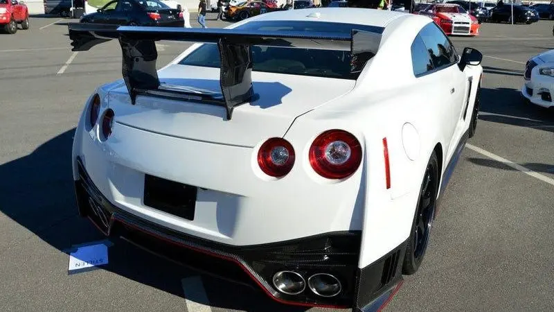 Epr Carbon Fiber N-Attk Style Rear Spoiler (Included Lights) For Gtr R35 08-On 1